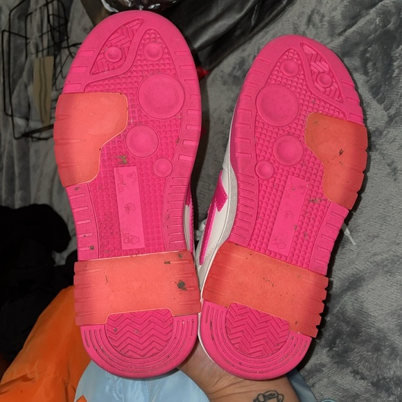 Authentic OFF White sneakers
Out of office 
Calf leather 
Pink - Picture 6 of 10